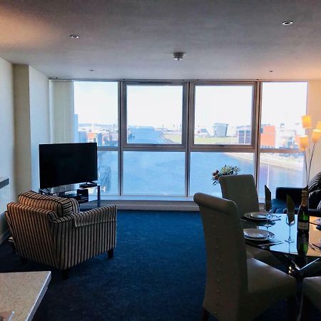 Luxury 2 Bedroom Apartment In Prime City Location ベルファスト エクステリア 写真