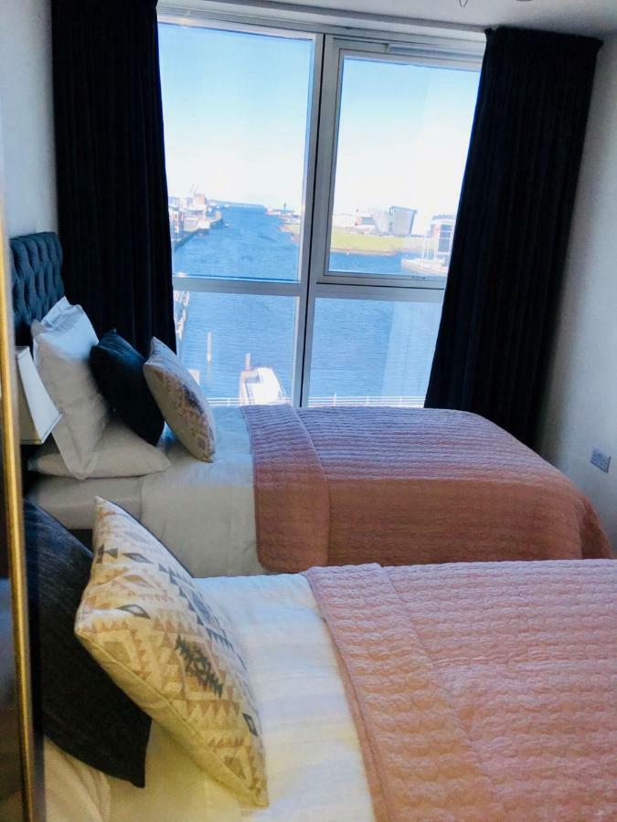 Luxury 2 Bedroom Apartment In Prime City Location ベルファスト エクステリア 写真