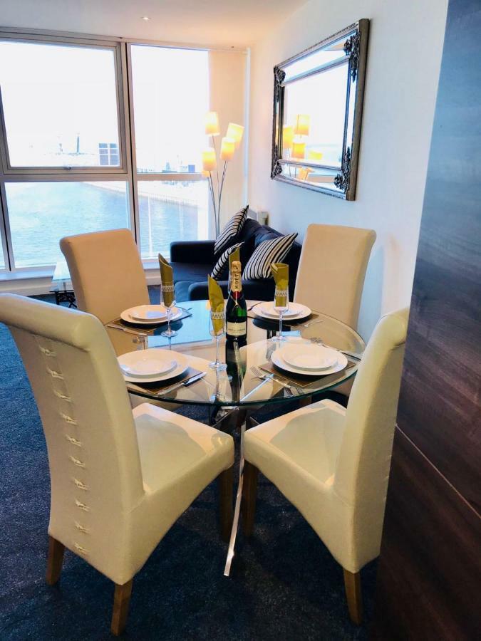 Luxury 2 Bedroom Apartment In Prime City Location ベルファスト エクステリア 写真